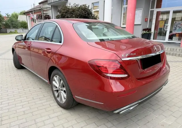 MERCEDES-BENZ Klasa E 220 d 9G-TRONIC