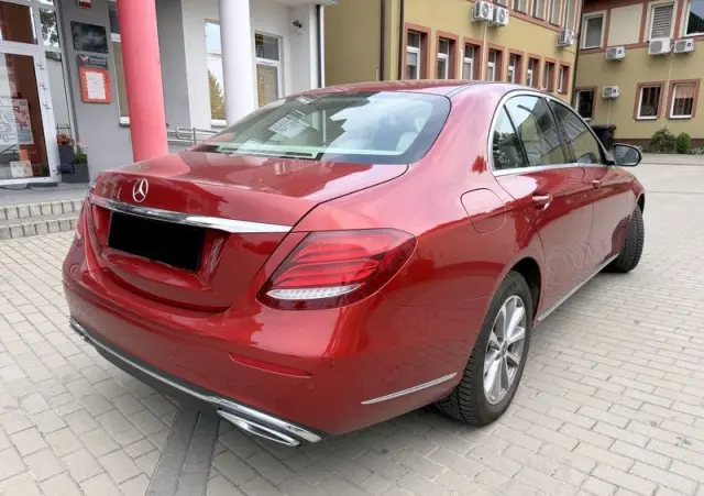 MERCEDES-BENZ Klasa E 220 d 9G-TRONIC