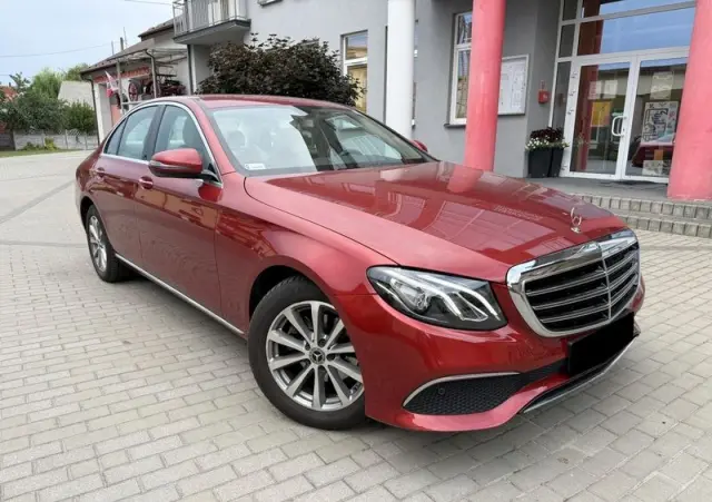 MERCEDES-BENZ Klasa E 220 d 9G-TRONIC