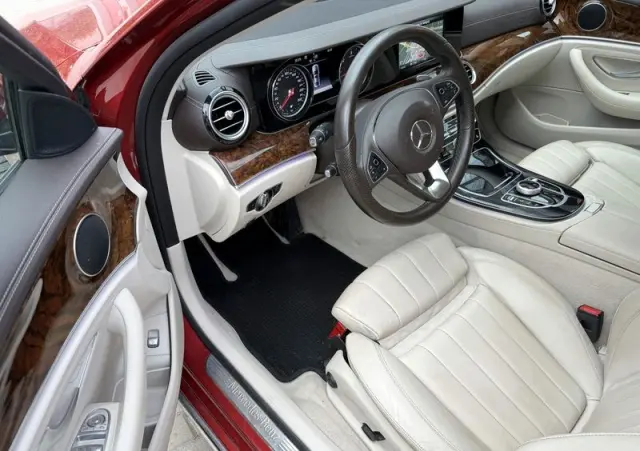 MERCEDES-BENZ Klasa E 220 d 9G-TRONIC