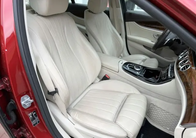 MERCEDES-BENZ Klasa E 220 d 9G-TRONIC