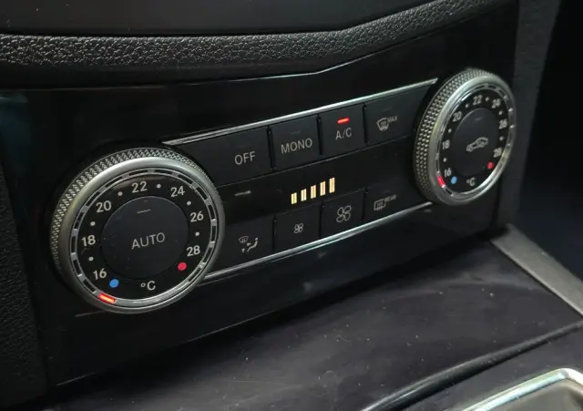 MERCEDES-BENZ Klasa C 200 CDI Elegance