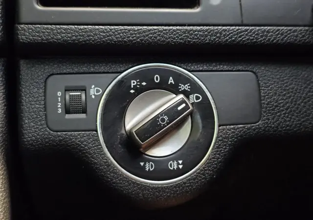 MERCEDES-BENZ Klasa C 200 CDI Elegance