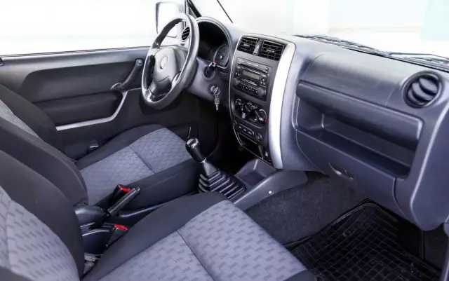 SUZUKI Jimny 1.3 JX / Club