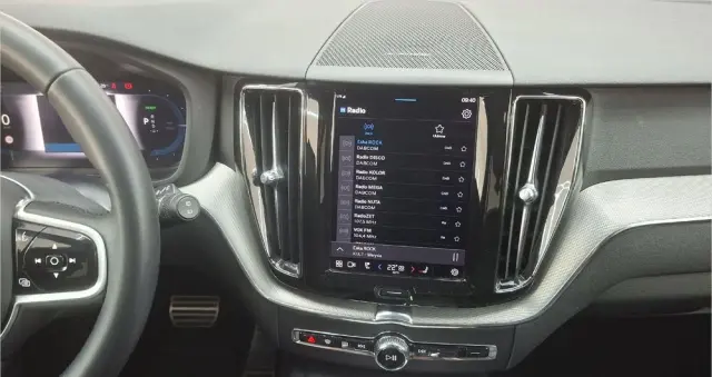 VOLVO XC 60 T6 Plug-In Hybrid AWD Plus Dark