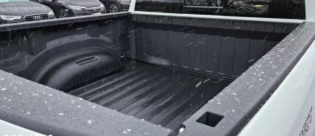 RAM 1500 5.7 Quad Cab Longbed Laramie Sport