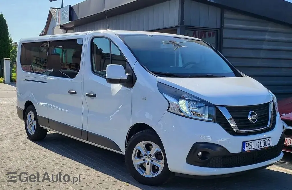 NISSAN NV300 