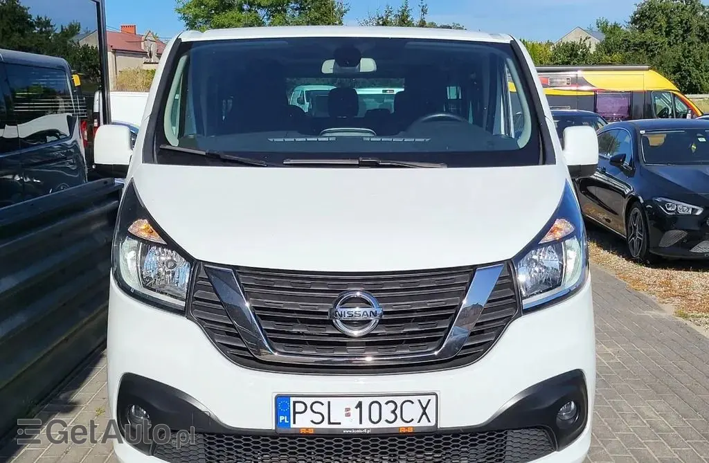 NISSAN NV300 