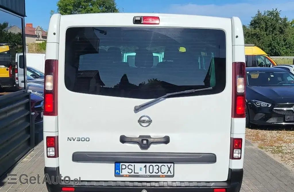 NISSAN NV300 