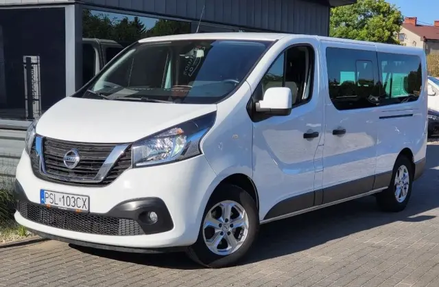 NISSAN NV300 