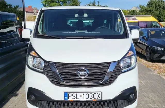 NISSAN NV300 