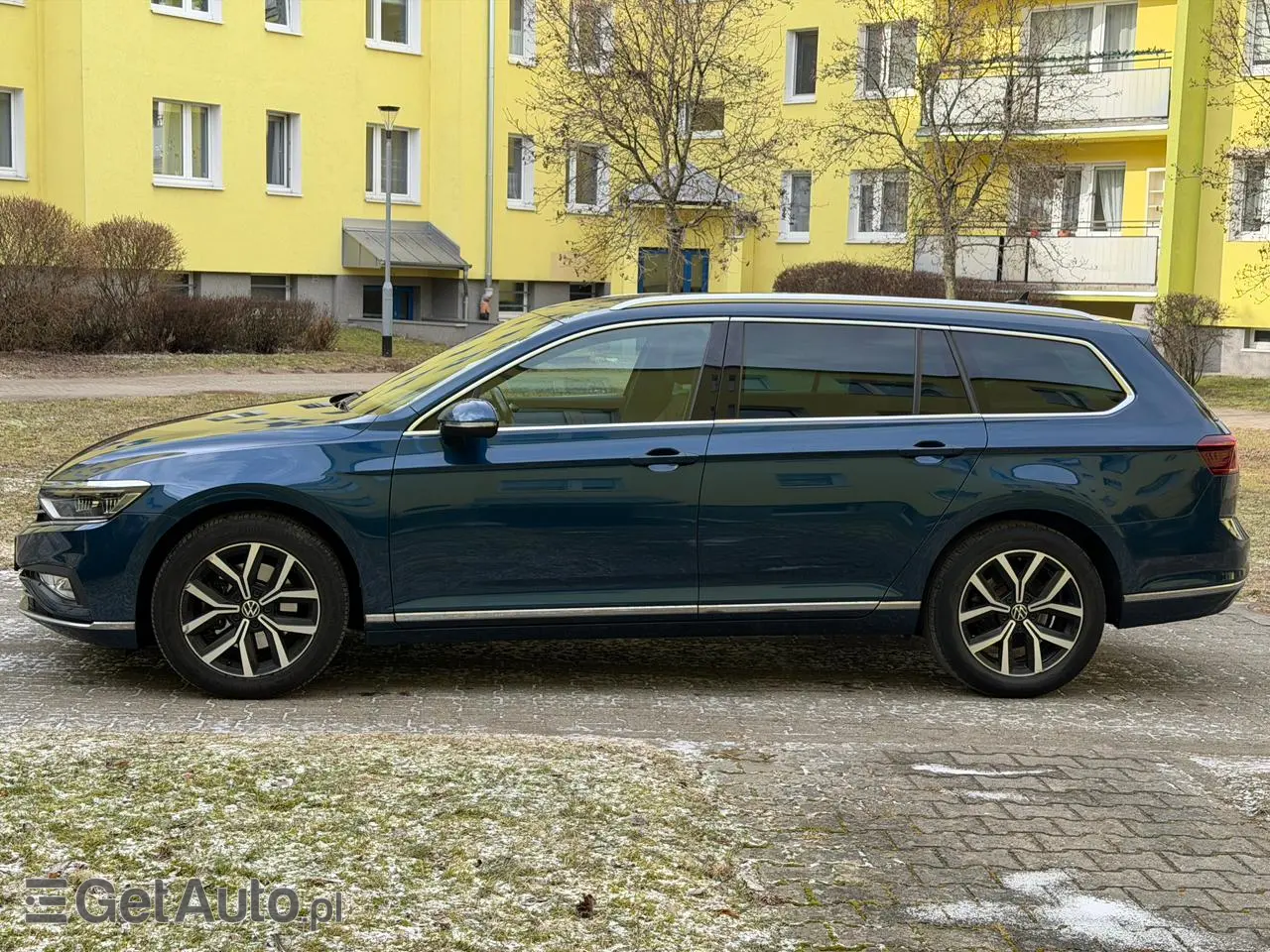 VOLKSWAGEN Passat 