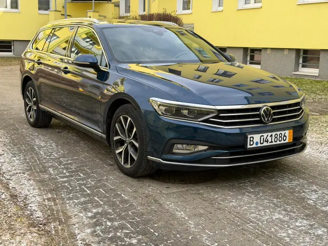 VOLKSWAGEN Passat 