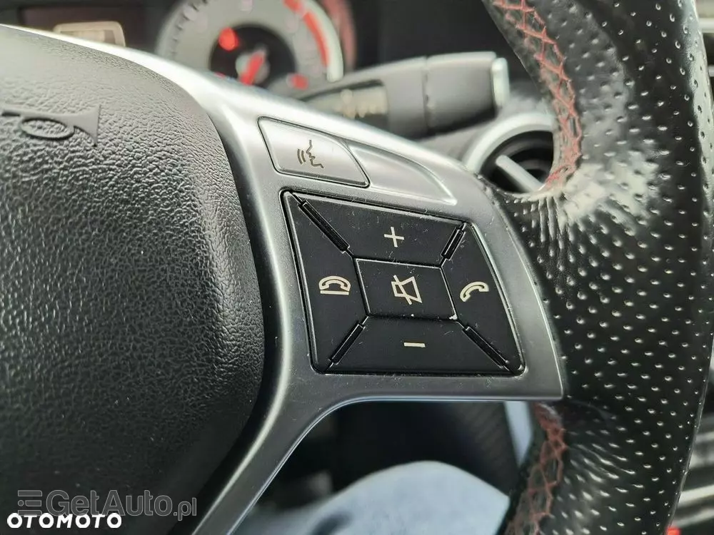 MERCEDES-BENZ Klasa A 200 d 7G-DCT