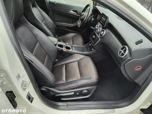 MERCEDES-BENZ Klasa A 200 d 7G-DCT