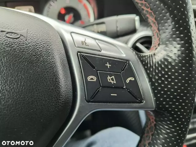 MERCEDES-BENZ Klasa A 200 d 7G-DCT