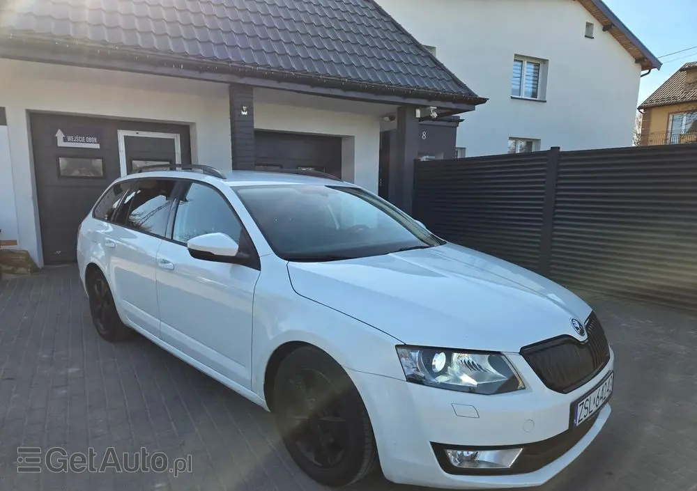 SKODA Octavia 1.6 TDI Ambition DSG