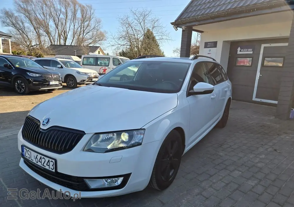 SKODA Octavia 1.6 TDI Ambition DSG