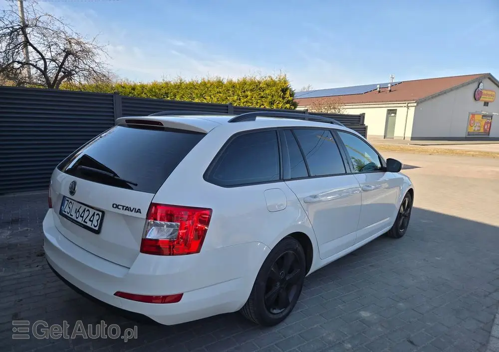 SKODA Octavia 1.6 TDI Ambition DSG