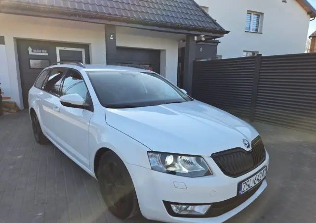 SKODA Octavia 1.6 TDI Ambition DSG