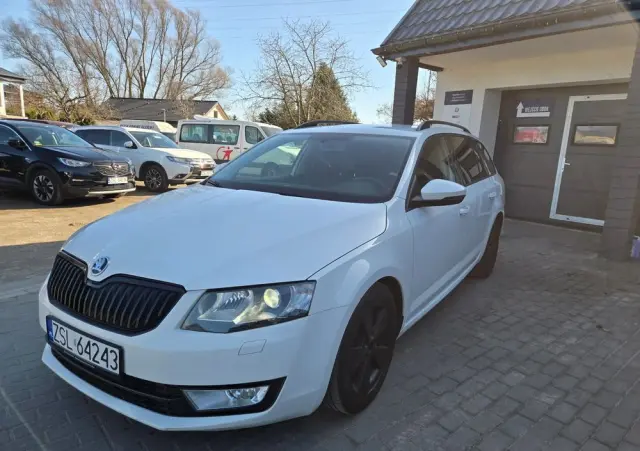 SKODA Octavia 1.6 TDI Ambition DSG