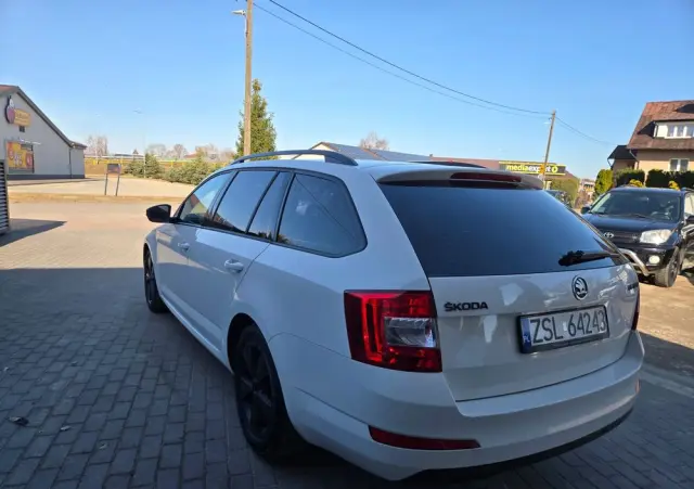 SKODA Octavia 1.6 TDI Ambition DSG