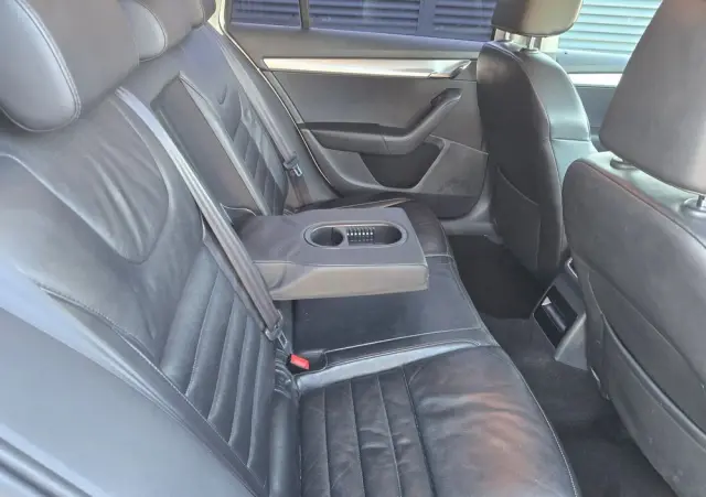 SKODA Octavia 1.6 TDI Ambition DSG