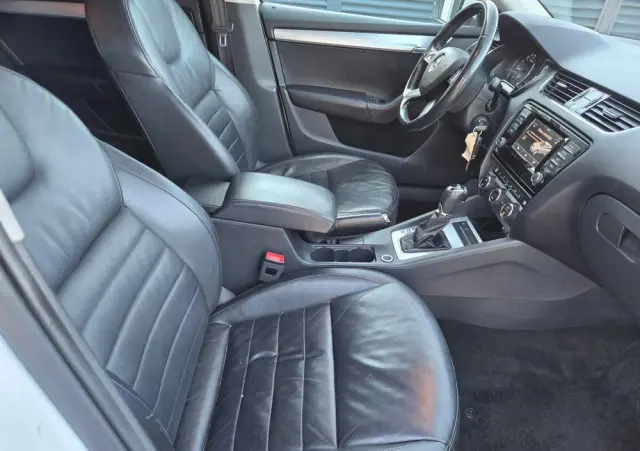 SKODA Octavia 1.6 TDI Ambition DSG