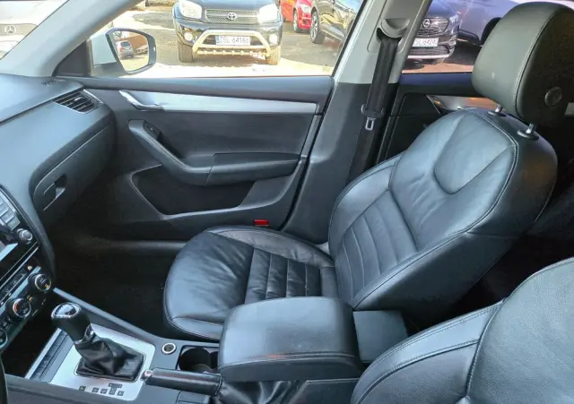 SKODA Octavia 1.6 TDI Ambition DSG