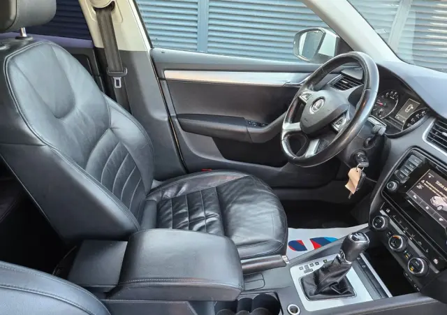 SKODA Octavia 1.6 TDI Ambition DSG