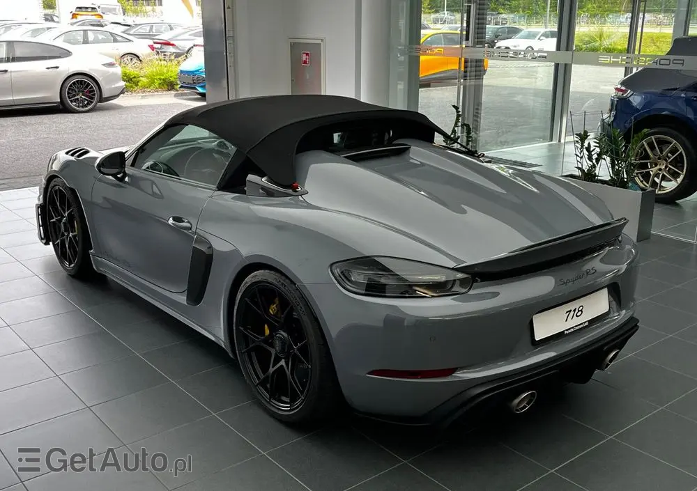 PORSCHE 718 Spyder 
