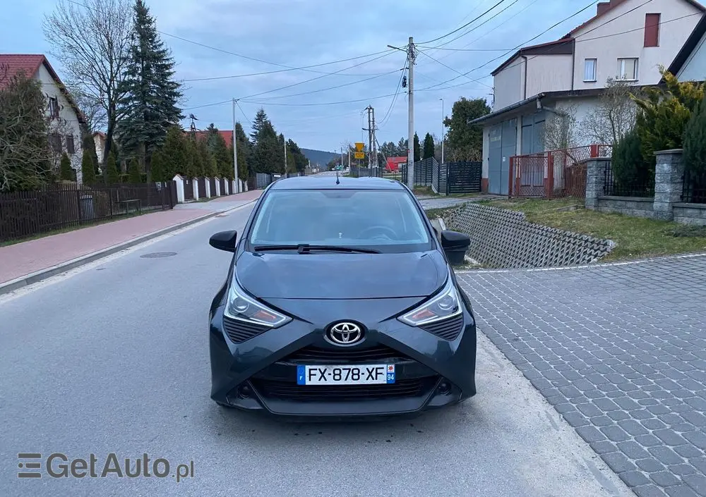 TOYOTA Aygo X-style