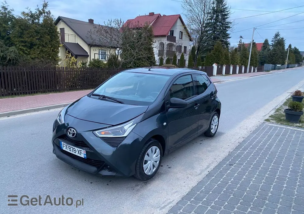 TOYOTA Aygo X-style