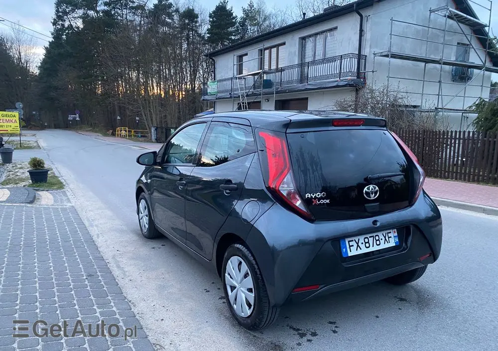 TOYOTA Aygo X-style