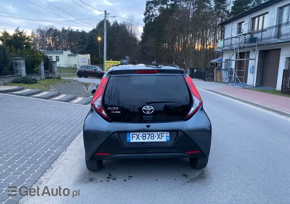 TOYOTA Aygo X-style