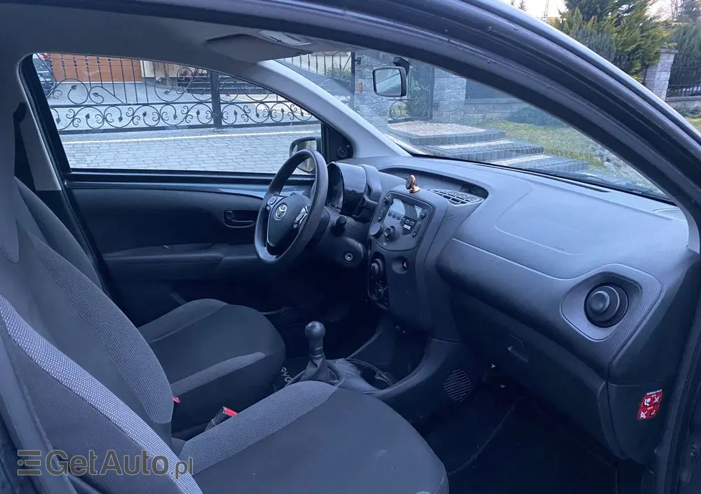 TOYOTA Aygo X-style