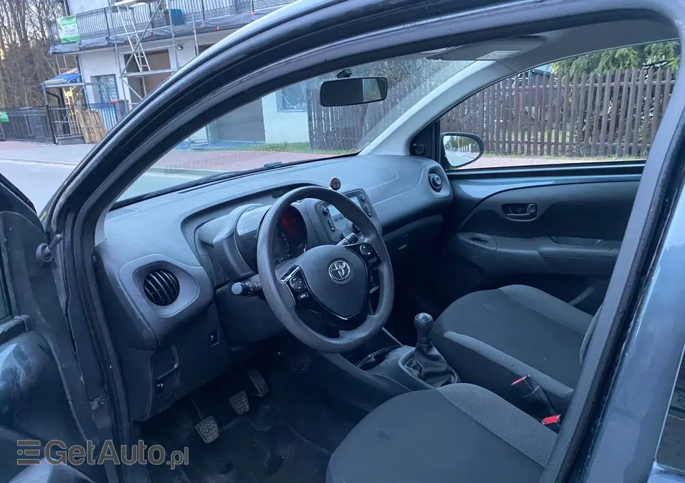 TOYOTA Aygo X-style