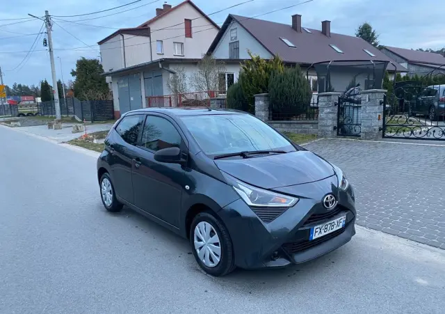 TOYOTA Aygo X-style