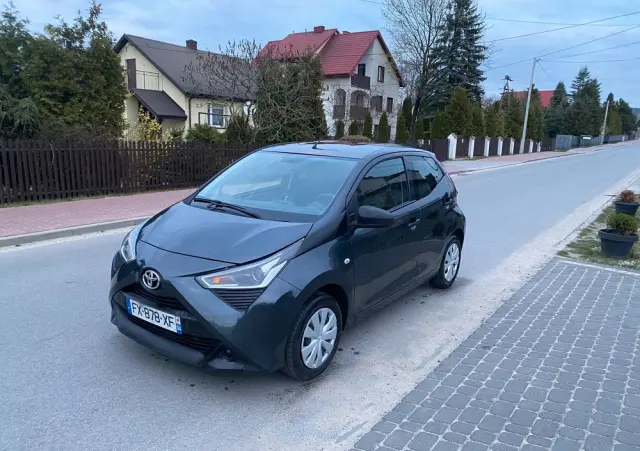 TOYOTA Aygo X-style