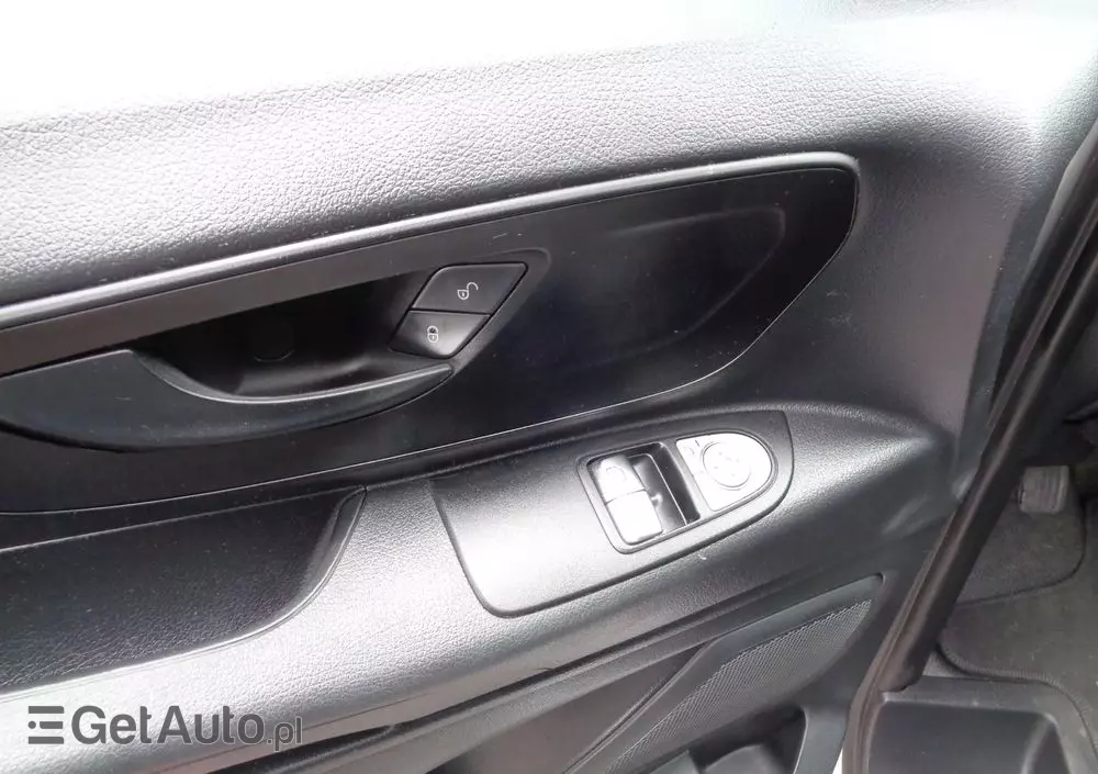 MERCEDES-BENZ Klasa V 300 extralang 9G-TRONIC