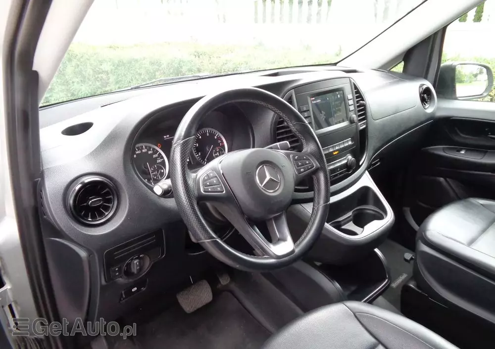 MERCEDES-BENZ Klasa V 300 extralang 9G-TRONIC