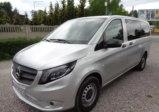 MERCEDES-BENZ Klasa V 300 extralang 9G-TRONIC