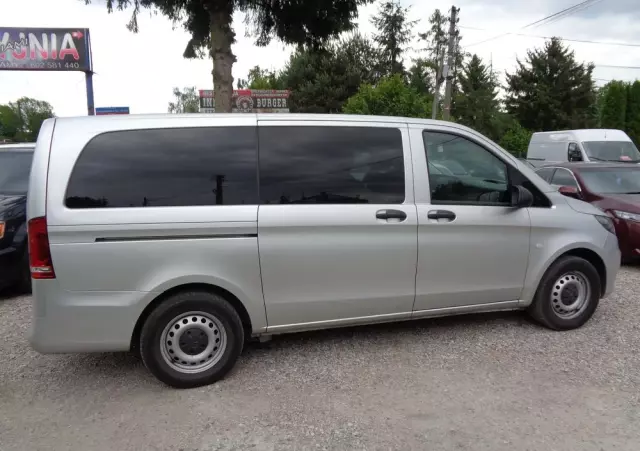 MERCEDES-BENZ Klasa V 300 extralang 9G-TRONIC