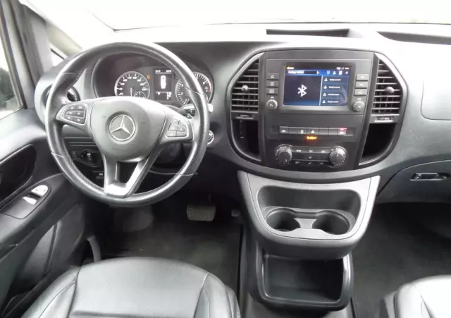 MERCEDES-BENZ Klasa V 300 extralang 9G-TRONIC