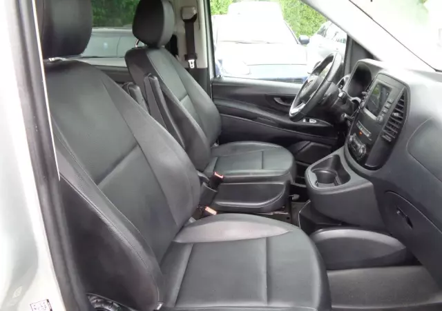 MERCEDES-BENZ Klasa V 300 extralang 9G-TRONIC