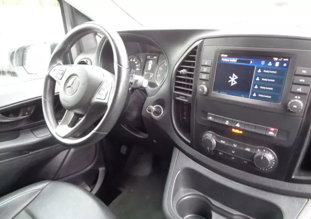 MERCEDES-BENZ Klasa V 300 extralang 9G-TRONIC