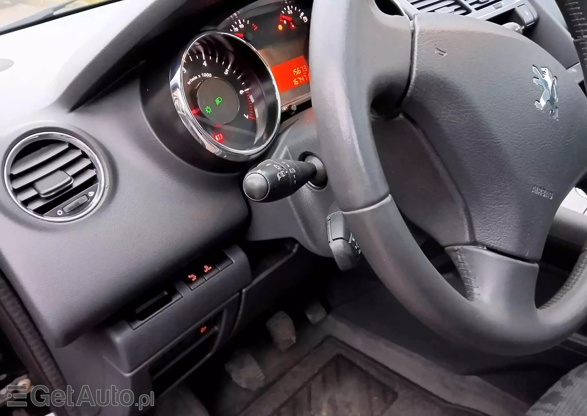 PEUGEOT 3008 1.6 Allure