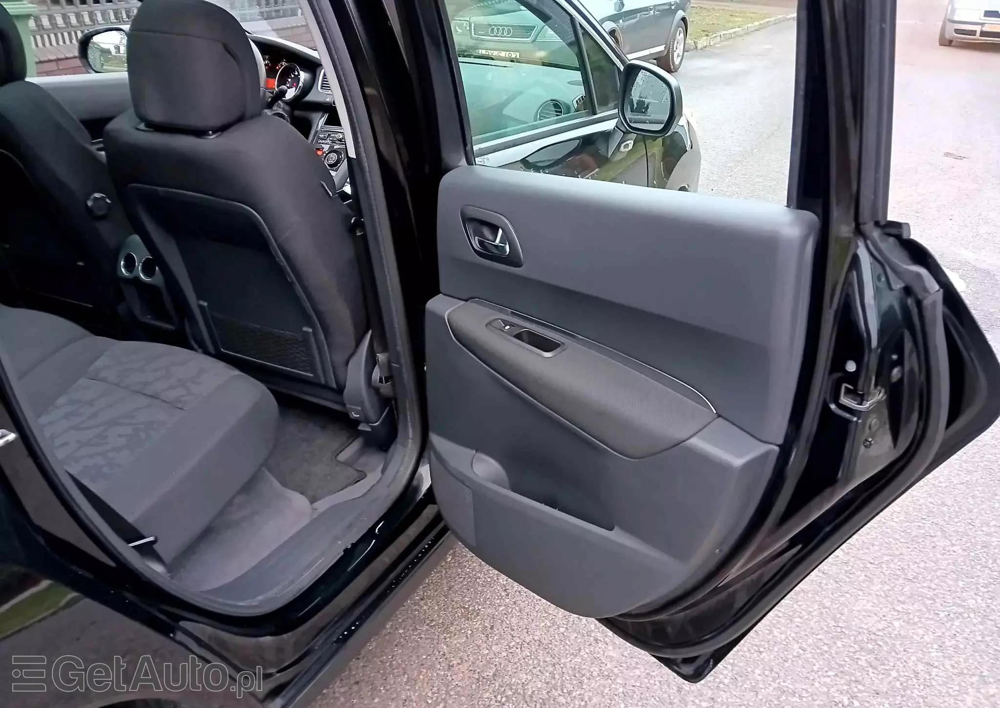 PEUGEOT 3008 1.6 Allure