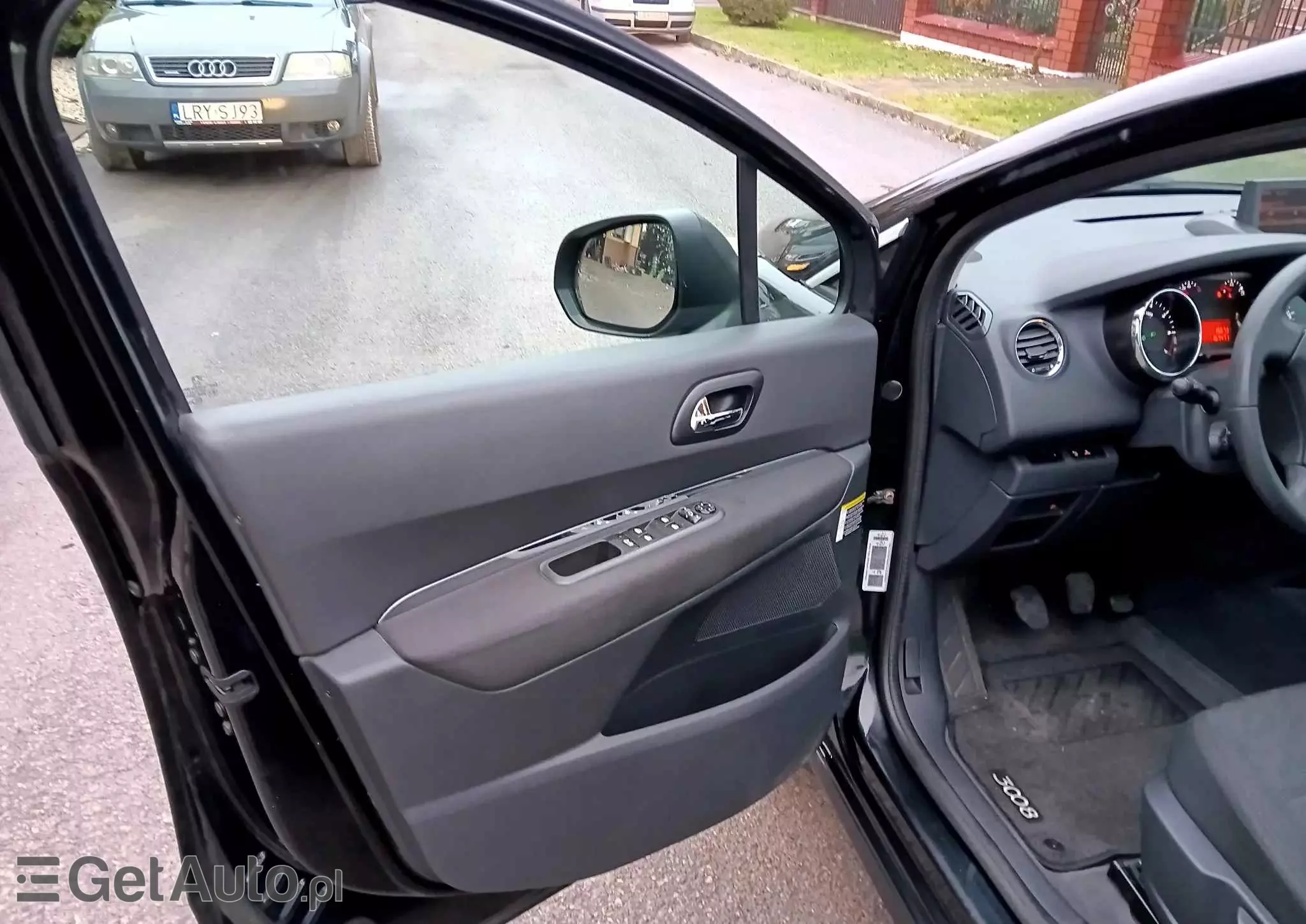 PEUGEOT 3008 1.6 Allure