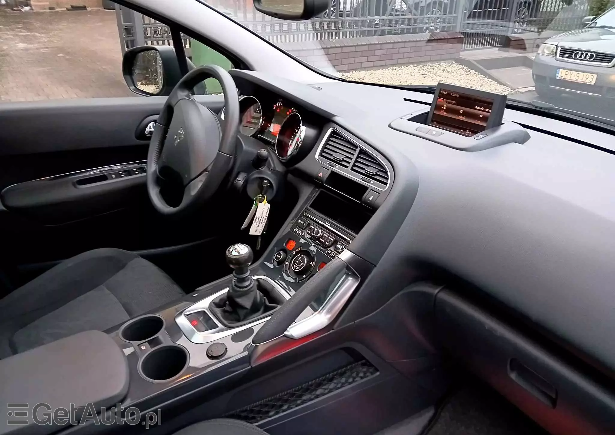 PEUGEOT 3008 1.6 Allure